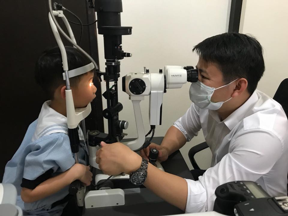 Dr.Naret Eye Clinic บริการรักษาตา เชียงราย ตรวจบริการเด็ก ผู้ใหญ่ วัดระยะสายตาแม่นยำ