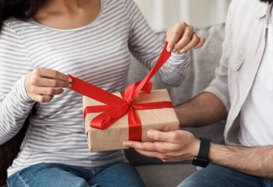 What is a good anniversary gift